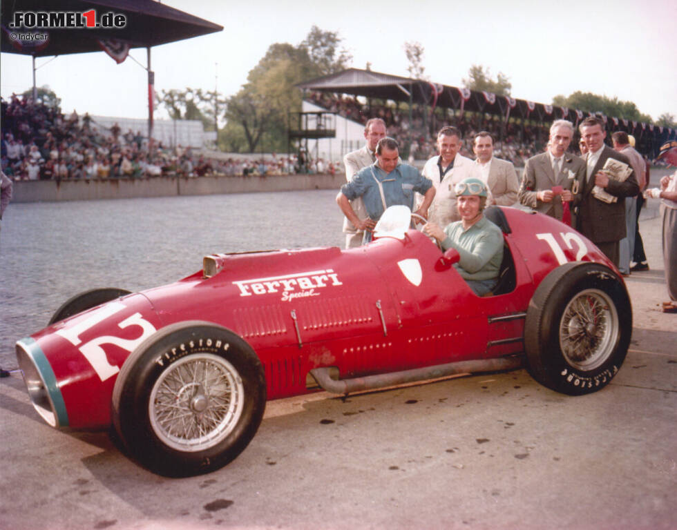 Foto zur News: Alberto Ascari (zweimaliger Formel-1-Weltmeister): 1952 ist das Indy 500 noch Teil der Formel-1-Weltmeisterschaft. Ascari tritt mit einem modifizierten Ferrari an. Die Räder machen aber Probleme in den Kurven, nach 40 Runden scheidet Ascari aus.