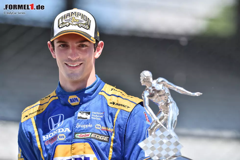 Alexander Rossi (7 Grands Prix): Nachdem der US-Amerikaner in der Formel 1 nicht Fuß fassen kann, widmet er sich den IndyCars. Das stellt sich als goldener Schritt heraus. 2016 gewinnt er als Rookie völlig überraschend die 100. Auflage der 500 Meilen von Indianapolis. Foto zur News: Alexander Rossi (7 Grands Prix): Nachdem der US-Amerikaner in der Formel 1 nicht Fuß fassen kann, widmet er sich den IndyCars. Das stellt sich als goldener Schritt heraus. 2016 gewinnt er als Rookie völlig überraschend die 100. Auflage der 500 Meilen von Indianapolis.