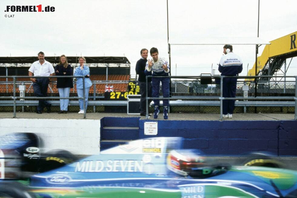 Foto zur News: ...Damon Hill die Nummer-1-Position bei Williams. Und die Rolle des Erzfeindes. Für böses Blut sorgte vor allem Schumachers Manöver in Adelaide, als er Hill ins Auto fuhr und somit haarscharf Weltmeister wurde. Doch auch der Brite...