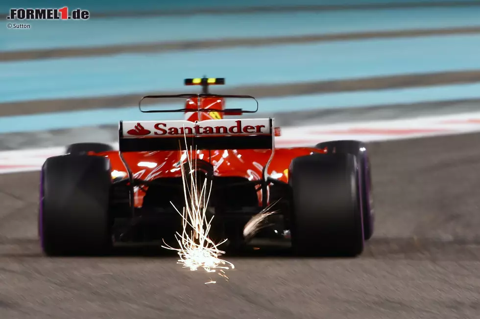 Kimi Räikkönen wird in Q2 aufgehalten.
Räikkönen: "Yeah, dieser **** Force India."
Team: "Verstanden. Verstanden. Wir haben es gesehen, Kimi." Foto zur News: Kimi Räikkönen wird in Q2 aufgehalten.
Räikkönen: "Yeah, dieser **** Force India."
Team: "Verstanden. Verstanden. Wir haben es gesehen, Kimi."