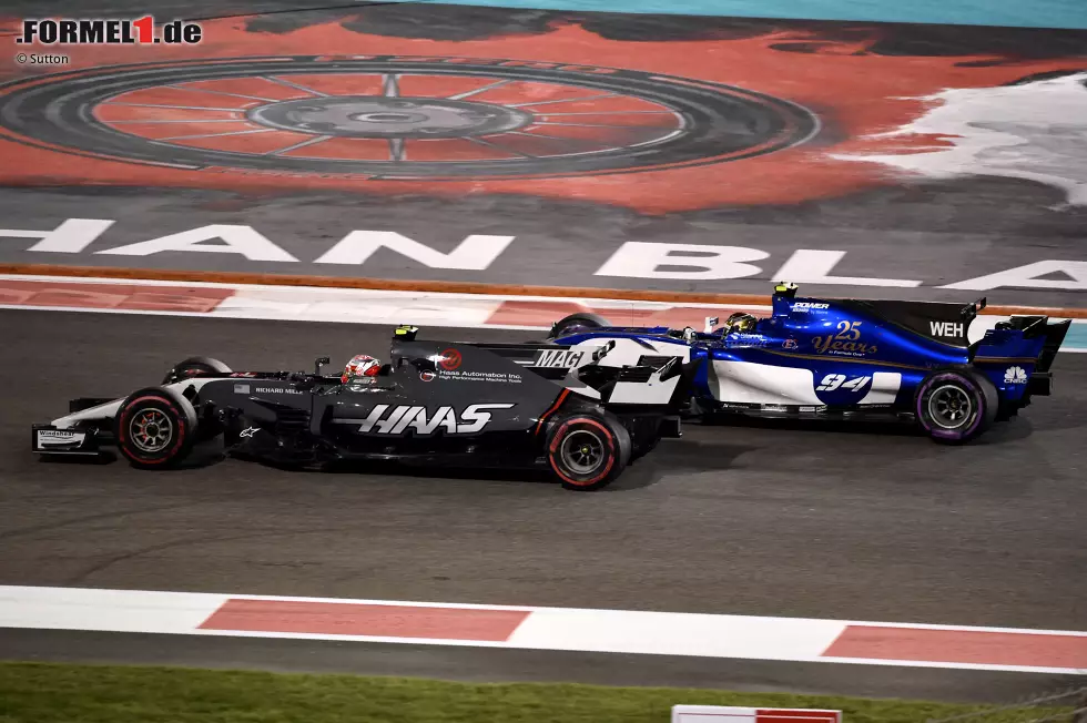 Pascal Wehrlein beklagt fehlenden Top-Speed.
Wehrlein: "Oh mein Gott, sie sind so schnell auf den Geraden. Ich kann es nicht glauben." Foto zur News: Pascal Wehrlein beklagt fehlenden Top-Speed.
Wehrlein: "Oh mein Gott, sie sind so schnell auf den Geraden. Ich kann es nicht glauben."