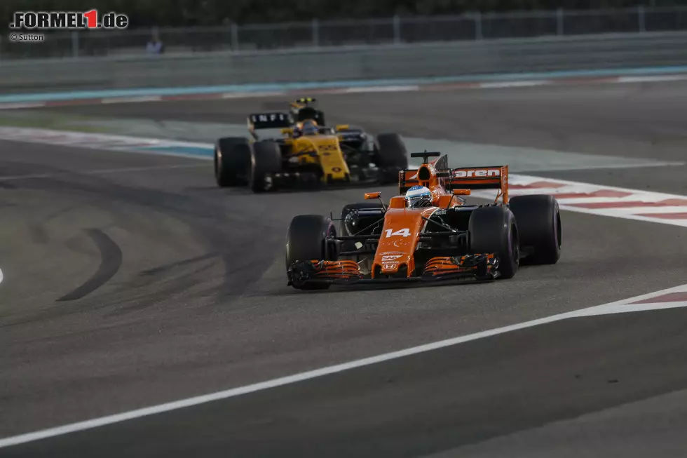 Fernando Alonsos letzte Schimpfkanonade für Honda - für immer?
Team: "Rückstand auf Sainz nur 21,4 Sekunden."
Alonso: "Das ist alles, was wir haben, kapiert? Ich würde liebend gern schneller fahren. Ich würde liebend gern mehr Entwicklung sehen. Ich würde liebend gern viele Dinge haben. Aber das ist alles, was wir haben." Foto zur News: Fernando Alonsos letzte Schimpfkanonade für Honda - für immer?
Team: "Rückstand auf Sainz nur 21,4 Sekunden."
Alonso: "Das ist alles, was wir haben, kapiert? Ich würde liebend gern schneller fahren. Ich würde liebend gern mehr Entwicklung sehen. Ich würde liebend gern viele Dinge haben. Aber das ist alles, was wir haben."