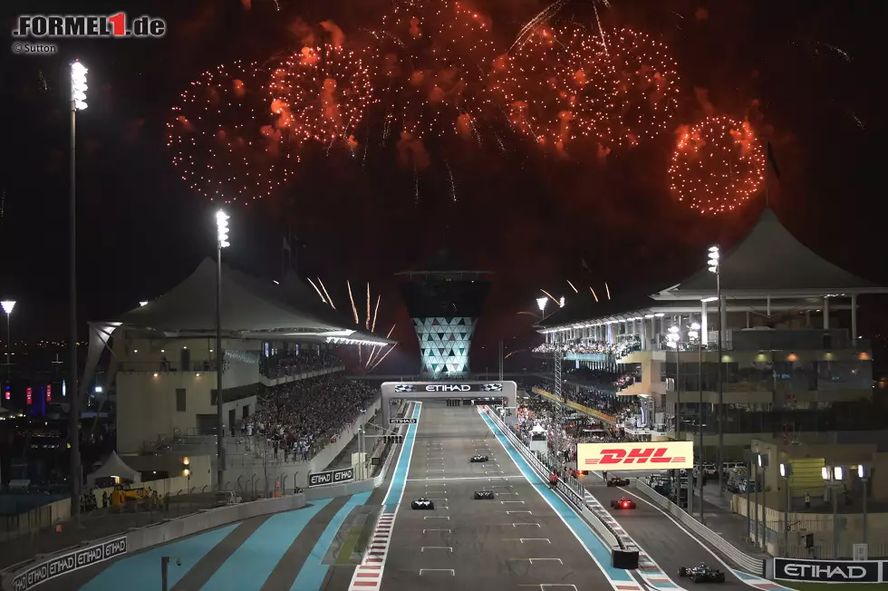 Massa: "Danke, Jungs - vielen Dank für alles. Wirklich eine Freude, dieses Jahr hier verbracht zu haben, aber auch 16 Jahre insgesamt. Also vielen Dank. Ich liebe euch."
Paddy Lowe: "Hi Felipe, hier Paddy. Danke für ein großartiges Rennen, gut gemacht. Danke für eine großartige Karriere und für alles, was du der Formel 1 gegeben hast." Foto zur News: Massa: "Danke, Jungs - vielen Dank für alles. Wirklich eine Freude, dieses Jahr hier verbracht zu haben, aber auch 16 Jahre insgesamt. Also vielen Dank. Ich liebe euch."
Paddy Lowe: "Hi Felipe, hier Paddy. Danke für ein großartiges Rennen, gut gemacht. Danke für eine großartige Karriere und für alles, was du der Formel 1 gegeben hast."