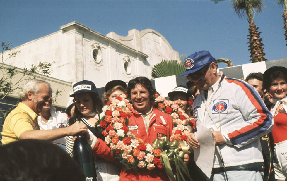 Foto zur News: Formel-1-Saison 1977: 8 verschiedene Sieger in 17 Rennen - Mario Andretti (4), James Hunt, Niki Lauda, Jody Scheckter (je 3), Alan Jones, Jacques Laffite, Gunnar Nilsson, Carlos Reutemann (je 1)