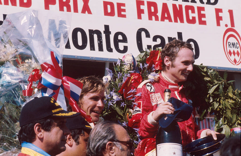 Foto zur News: Formel-1-Saison 1975: 9 verschiedene Sieger in 14 Rennen - Niki Lauda (5), Emerson Fittipaldi (2), Vittorio Brambilla, James Hunt, Jochen Mass, Carlos Pace, Clay Regazzoni, Carlos Reutemann, Jody Scheckter (je 1)