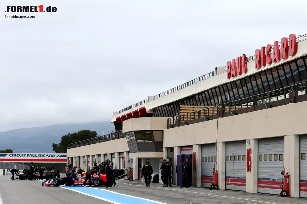 Und das nach einem Jahrzehnt Pause endlich wieder auf französischem Boden: Der Grand Prix von Frankreich feiert 2018 ein Comeback. Allerdings nicht in Magny-Cours, wo 2008 zum letzten Mal gefahren wurde, sondern in Le Castellet in Südfrankreich. Dort gastierte die Königsklasse zwischen 1971 und 1990 bereits 14 Mal. Foto zur News: Und das nach einem Jahrzehnt Pause endlich wieder auf französischem Boden: Der Grand Prix von Frankreich feiert 2018 ein Comeback. Allerdings nicht in Magny-Cours, wo 2008 zum letzten Mal gefahren wurde, sondern in Le Castellet in Südfrankreich. Dort gastierte die Königsklasse zwischen 1971 und 1990 bereits 14 Mal.
