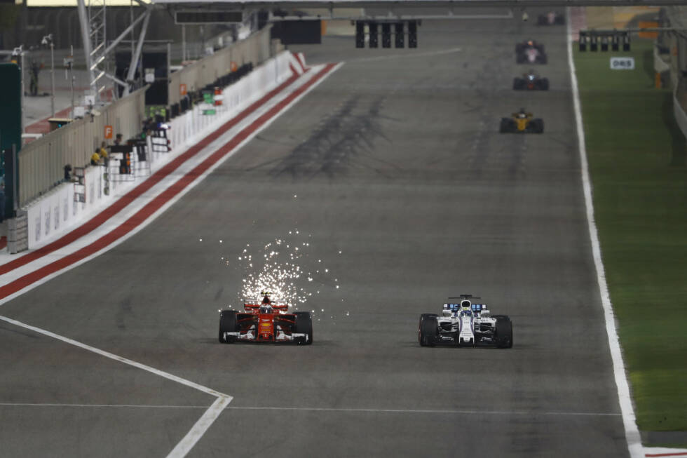 Foto zur News: Nach einer missglückten Attacke in Runde 4 (Ausritt in der letzten Kurve) geht Räikkönen in Runde 8 am Massa-Williams vorbei. Als er endlich freie Fahrt hat, fehlen ihm schon 3,8 Sekunden auf Ricciardo.