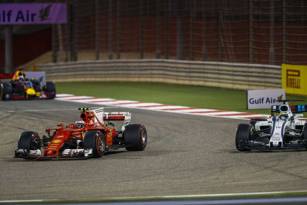 Foto zur News: Weil die Ferrari-Crew gepatzt hat, muss Räikkönen in Runde 24 ein zweites Mal an Massa vorbei. Der Finne wird am Ende Vierter, Massa Sechster. Denn Ricciardo hat letztendlich dann doch die schnellere Pace als der Williams.