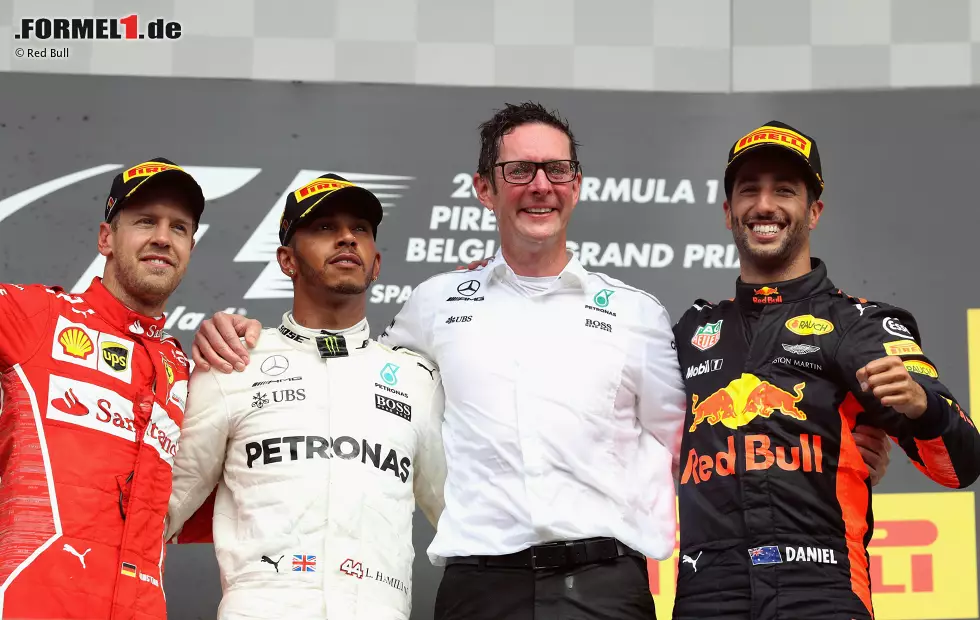 Foto zur News: Es sind nur noch sieben Punkte: Lewis Hamilton feiert in Spa seinen fünften Sieg im zwölften Saisonrennen und rückt Sebastian Vettel im WM-Kampf auf die Pelle. Mercedes ist in Spa aber weniger dominant, als Sportchef Toto Wolff auf der Hochgeschwindigkeitsstrecke gehofft hätte.