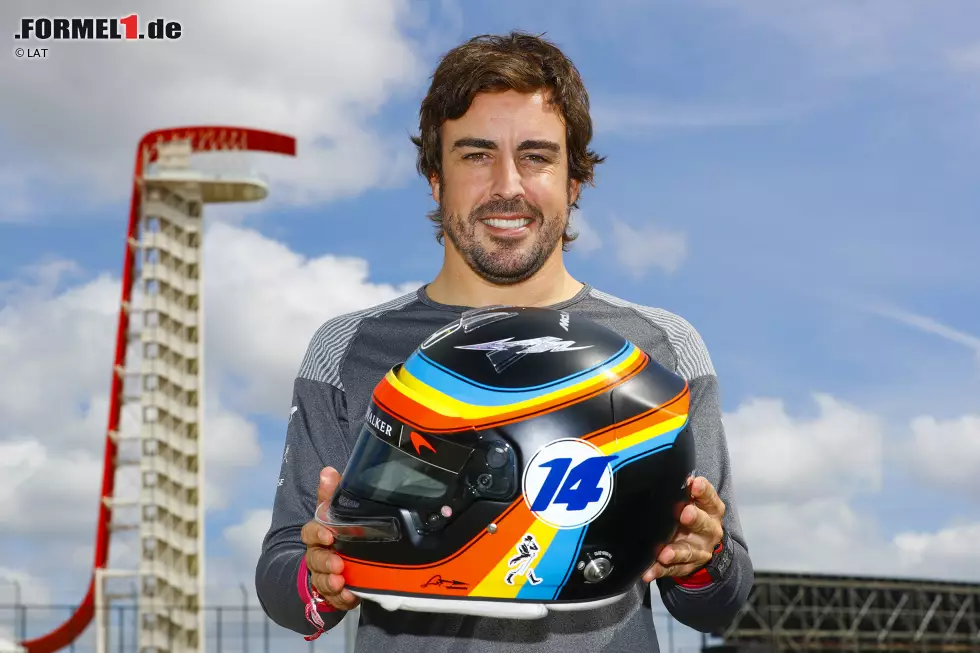 ... einige Rennen davor in Monaco bei McLaren zu. Im Mittelpunkt: die Ex-Team-Teamkollegen Fernando Alonso und Jenson Button, der den beim Indy 500 fremdgehenden Spanier vertritt. "Jenson, mein Freund, ich bin sicher, dass du vor dem Start des Rennens noch meine Stimme hören willst", meldet sich der aus den USA zugeschaltete Alonso ... Foto zur News: ... einige Rennen davor in Monaco bei McLaren zu. Im Mittelpunkt: die Ex-Team-Teamkollegen Fernando Alonso und Jenson Button, der den beim Indy 500 fremdgehenden Spanier vertritt. "Jenson, mein Freund, ich bin sicher, dass du vor dem Start des Rennens noch meine Stimme hören willst", meldet sich der aus den USA zugeschaltete Alonso ...