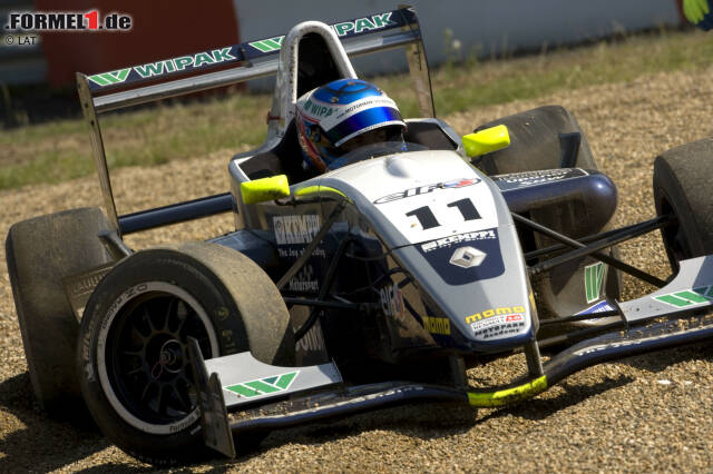 Nachdem er dem Kartsport entwachsen ist, wechselt Bottas mit 16 Jahren in den Formelsport. In diversen Serien der Formel Renault 2.0 sammelt er erste Erfahrungen - und Erfolge. 2008 wird er jeweils Meister der NEC- und Eurocup-Meisterschaft, der Titel in der UK Winter Series wird ihm zuvor verwehrt, weil er keine gültige Lizenz besitzt. Nachdem er dem Kartsport entwachsen ist, wechselt Bottas mit 16 Jahren in den Formelsport. In diversen Serien der Formel Renault 2.0 sammelt er erste Erfahrungen - und Erfolge. 2008 wird er jeweils Meister der NEC- und Eurocup-Meisterschaft, der Titel in der UK Winter Series wird ihm zuvor verwehrt, weil er keine gültige Lizenz besitzt.
