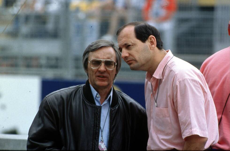 Foto zur News: Der scheidende McLaren-Patron Ron Dennis ist in Ecclestones Augen das Nonplusultra unter den Teamchefs, obwohl er mit dem unnahbar wirkenden Briten schon heftige Meinungsverschiedenheiten ausgetragen hat: &quot;Würde ich heute eine Mannschaft leiten, wünschte ich mir, dass Ron der Boss wäre&quot;, adelt der 86-Jährige seinen Weggefährten.