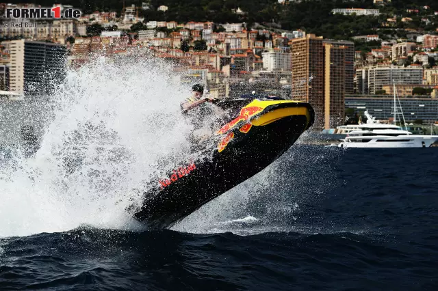 Max Verstappen bevorzugt den Jet-Ski. Dass die Dinger recht gefährlich sein können, davon konnte Ayrton Senna früher ein Liedchen singen. Ihm fügte ein Jet-Ski einst eine Narbe am Kopf zu. Foto zur News: Max Verstappen bevorzugt den Jet-Ski. Dass die Dinger recht gefährlich sein können, davon konnte Ayrton Senna früher ein Liedchen singen. Ihm fügte ein Jet-Ski einst eine Narbe am Kopf zu.