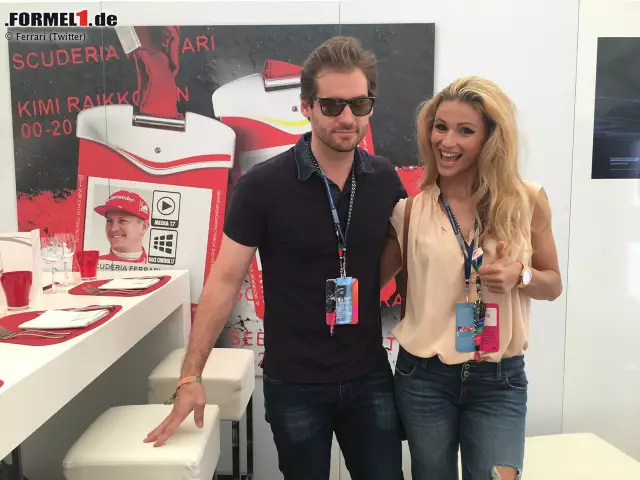 Italo-Prominenz in der Ferrari-Box: Michelle Hunziker ist auch hierzulande bekannt, als rechte Hand von Thomas Gottschalk in "Wetten, dass..?" In ihrer Heimat kennt man ihren Ehemann Tomaso Trussardi, dessen Familienimperium in der Modebranche ein Vermögen gescheffelt hat. Foto zur News: Italo-Prominenz in der Ferrari-Box: Michelle Hunziker ist auch hierzulande bekannt, als rechte Hand von Thomas Gottschalk in "Wetten, dass..?" In ihrer Heimat kennt man ihren Ehemann Tomaso Trussardi, dessen Familienimperium in der Modebranche ein Vermögen gescheffelt hat.