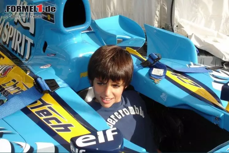 Wenn wir schon bei Kinderfotos sind, wollen wir dir diesen Schnappschuss von Carlos Sainz nicht vorenthalten. Auf Twitter postet er dazu: "Wer hätte gedacht, dass dieser Knirps elf Jahre später für das Renault-Werksteam fahren würde?" Ab 2018 geht der Traum in Erfüllung. Spätestens. Foto zur News: Wenn wir schon bei Kinderfotos sind, wollen wir dir diesen Schnappschuss von Carlos Sainz nicht vorenthalten. Auf Twitter postet er dazu: "Wer hätte gedacht, dass dieser Knirps elf Jahre später für das Renault-Werksteam fahren würde?" Ab 2018 geht der Traum in Erfüllung. Spätestens.