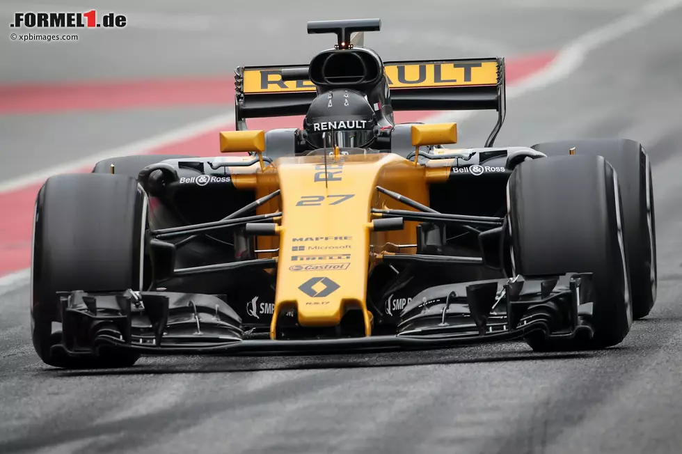 Foto zur News: #7: Renault (**). Nico Hülkenberg und Jolyon Palmer attestierten dem R.S.17 von Anfang an Potenzial, aber spätestens in der zweiten Testwoche war der runderneuerte Antrieb zu oft Spielverderber. Renault steht ganz am Anfang eines Fünfjahresplans. Regelmäßige Punkteresultate wären da schon ein guter Start.