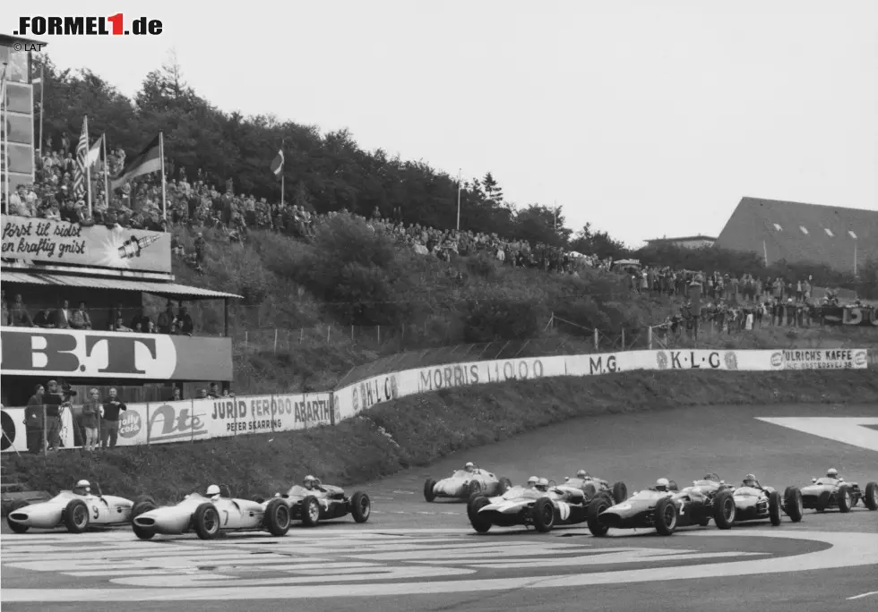 Dänemark-Grand-Prix: 1961 und 1962 fuhr die Formel 1 im 50.000-Seelen-Städtchen Roskilde vor den Toren Kopenhagens. Was früher ein überhöhtes Oval mit Schotter-Boxengasse und Amphitheater-Kulisse sowie und die erste permanente Rennstrecke des Landes war, ist heute Naherholungsgebiet. Der Kontrollturm der Rennleitung fungiert als Hotel. Foto zur News: Dänemark-Grand-Prix: 1961 und 1962 fuhr die Formel 1 im 50.000-Seelen-Städtchen Roskilde vor den Toren Kopenhagens. Was früher ein überhöhtes Oval mit Schotter-Boxengasse und Amphitheater-Kulisse sowie und die erste permanente Rennstrecke des Landes war, ist heute Naherholungsgebiet. Der Kontrollturm der Rennleitung fungiert als Hotel.