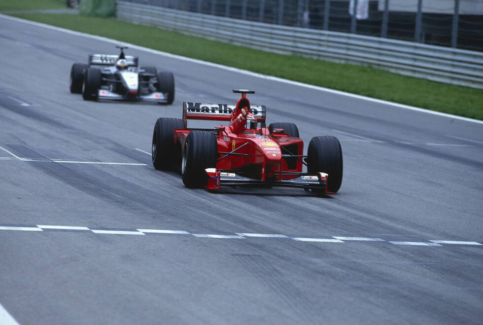 Foto zur News: Nur drei andere Fahrer haben auf dem A1 beziehungsweise Red Bull Ring gewonnen: Jacques Villeneuve 1997 für Williams, Eddie Irvine 1999 für Ferrari und David Coulthard 2001 für McLaren.