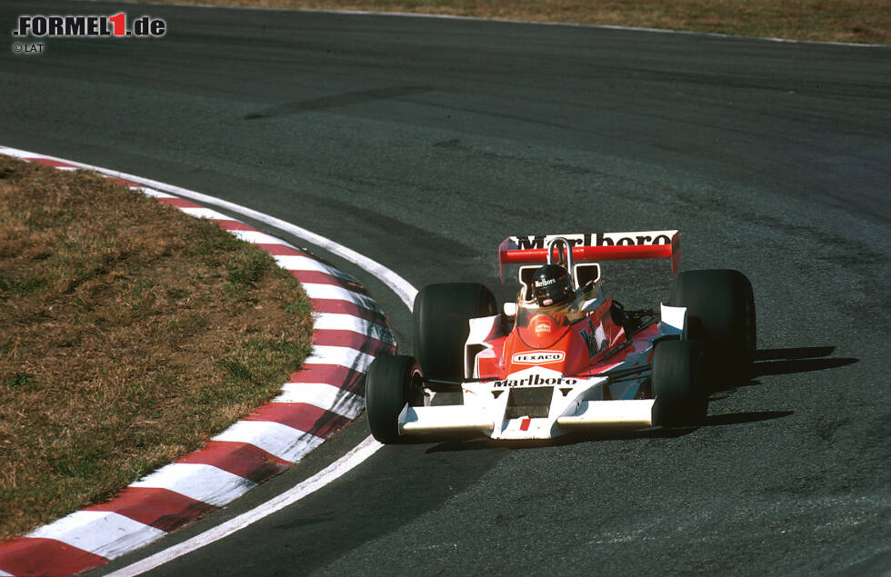 Mit neun Siegen ist McLaren das erfolgreichste Team beim Grand Prix von Japan. Zwei dieser neun Siege wurden allerdings in Fuji eingefahren. In Suzuka hält McLaren genau wie Ferrari bei sieben Siegen. Mit neun Siegen ist McLaren das erfolgreichste Team beim Grand Prix von Japan. Zwei dieser neun Siege wurden allerdings in Fuji eingefahren. In Suzuka hält McLaren genau wie Ferrari bei sieben Siegen.