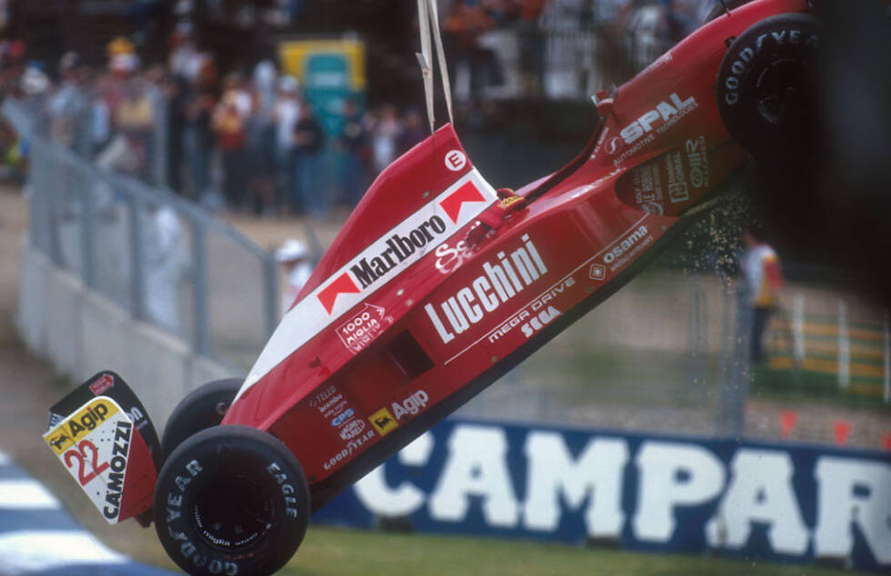 Foto zur News: Von der Verbindung zu Ferrari profitieren die Kundenteams, zum Beispiel Dallara 1992. Bei den Privatiers ist Marlboro zunächst deutlich prominenter aufgeklebt als auf dem Werkswagen ...