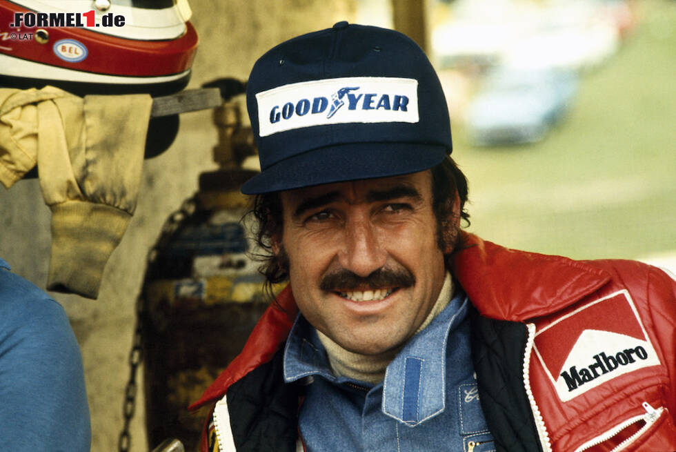 Foto zur News: Schnell wird aus dem Kappen- ein Teamsponsor. Ein Jahr später tragen Niki Lauda und Clay Regazzoni (im Bild) Jacken und Overalls mit den Logos der Tabakmarke.