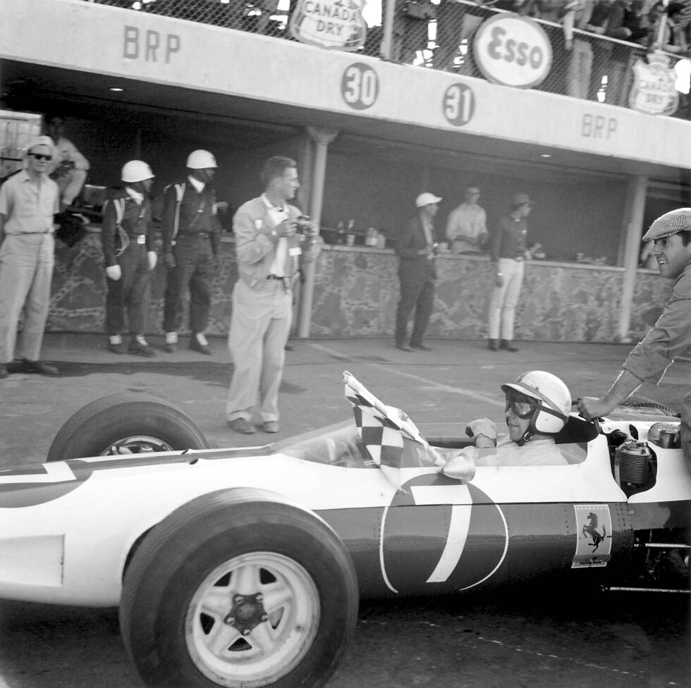 Foto zur News: John Surtees (1964), Denny Hulme (1967) und Graham Hill (1968) krönten sich beim Grand Prix von Mexiko zum Formel-1-Weltmeister. Damals war Mexiko aber noch das letzte Saisonrennen.