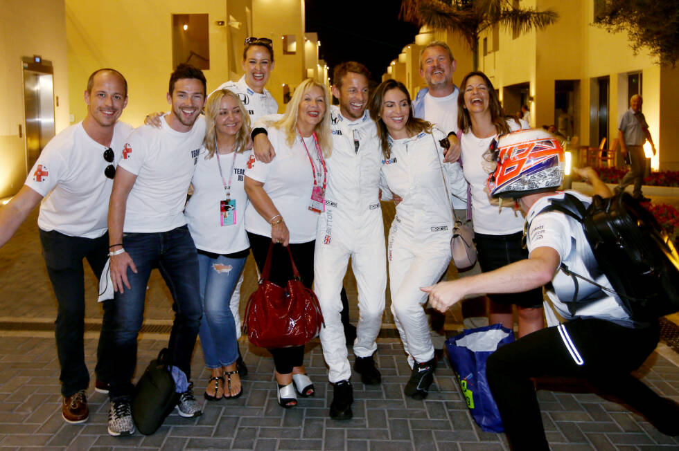 Foto zur News: Buttons &quot;Sabbat-Halbjahr&quot; dauerte zwischen dem Rennen in Abu Dhabi 2016 und dem Donnerstagstraining in Monaco 2017 genau 180 Tage.