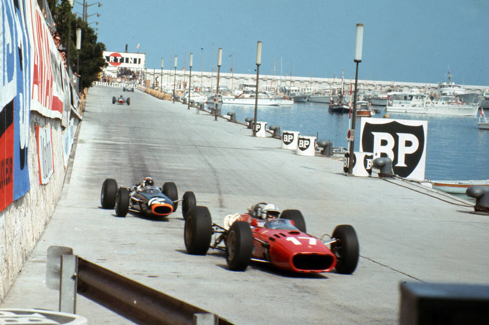 Foto zur News: Allerdings war Monaco 1996 nicht das Rennen mit den wenigsten klassierten Fahrern. 1966 wurden in Monaco nur vier Fahrer offiziell gewertet. Jackie Stewart gewann vor Lorenzo Bandini. Graham Hill wurde mit einer Runde Rückstand Dritter, Bob Bondurant mit fünf Runden Rückstand Vierter.