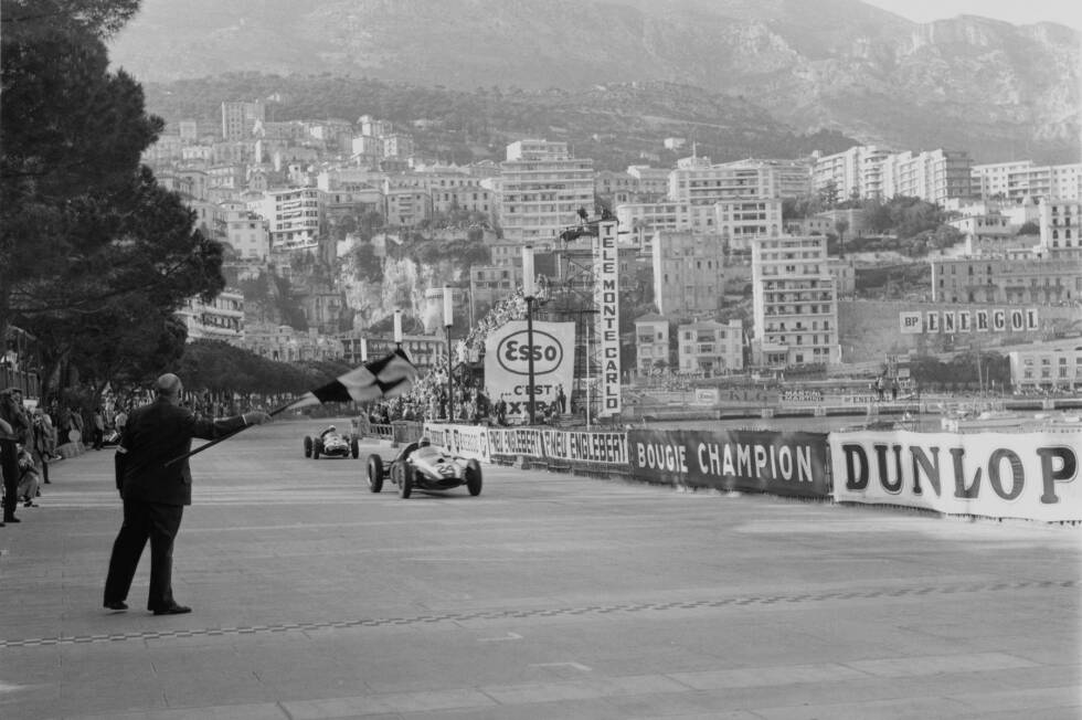 Foto zur News: Neun Fahrer feierten in Monaco ihren ersten Grand-Prix-Sieg: Fangio (1950), Maurice Trintignant (1955), Jack Brabham (1959), Hulme (1967), Jean-Pierre Beltoise (1972), Patrick Depailler (1978), Riccardo Patrese (1982), Panis (1996) und Jarno Trulli (2004).