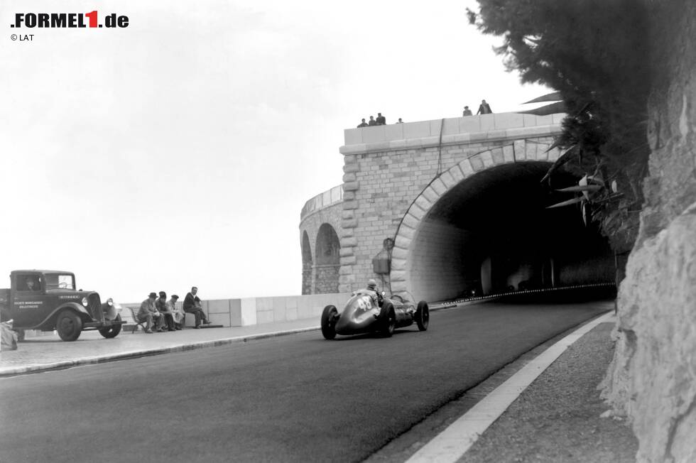 Foto zur News: 2017 findet der Grand Prix von Monaco zum 64. Mal als Bestandteil der Formel-1-WM statt. Die erste Auflage wurde 1950 ausgetragen; seit 1955 ist Monaco ununterbrochen Station des Rennkalenders.