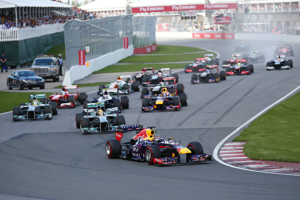 Foto zur News: Bei 37 Auflagen wurde das Rennen in Montreal 17 Mal von der Pole gewonnen. Fünf dieser 17 Siege von der Pole passierten in den vergangenen zehn Jahren. Hamilton schaffte das 2007, 2010, 2015 und 2016, Sebastian Vettel 2013.
