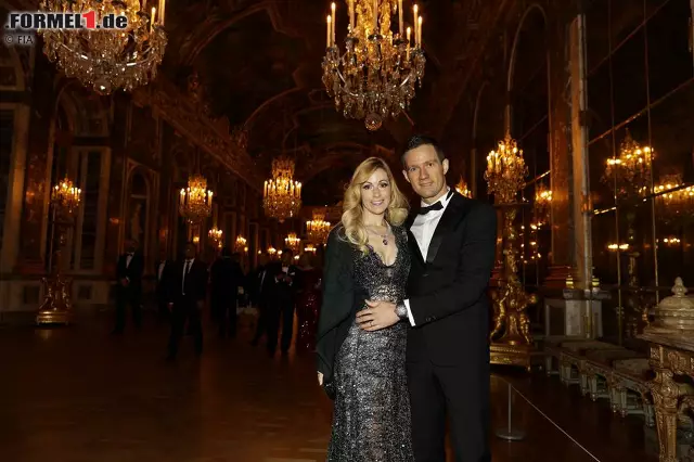Immer wieder ein Hingucker: Andrea Kaiser, die Ehefrau von Rallye-Weltmeister Sebastien Ogier. Die Blondine soll 2018 die DTM-Übertragungen bei Sat.1 moderieren. Foto zur News: Immer wieder ein Hingucker: Andrea Kaiser, die Ehefrau von Rallye-Weltmeister Sebastien Ogier. Die Blondine soll 2018 die DTM-Übertragungen bei Sat.1 moderieren.