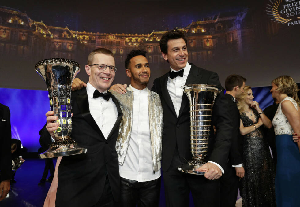 Foto zur News: Wie so oft in der Formel 1 gehörten die Jubelbilder auch bei der FIA-Gala Mercedes.