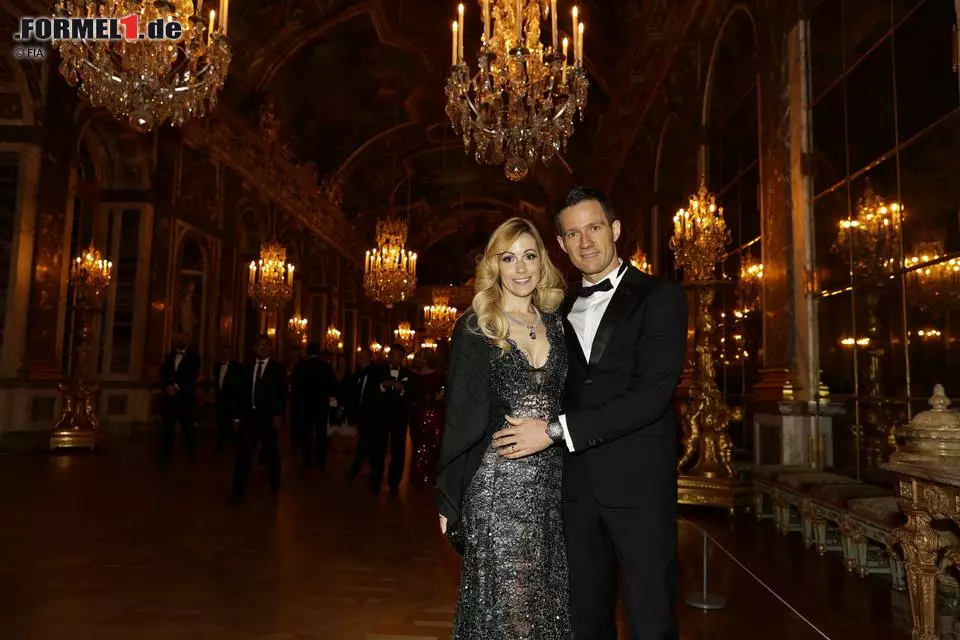 Immer wieder ein Hingucker: Andrea Kaiser, die Ehefrau von Rallye-Weltmeister Sebastien Ogier. Die Blondine soll 2018 die DTM-Übertragungen bei Sat.1 moderieren. Foto zur News: Immer wieder ein Hingucker: Andrea Kaiser, die Ehefrau von Rallye-Weltmeister Sebastien Ogier. Die Blondine soll 2018 die DTM-Übertragungen bei Sat.1 moderieren.