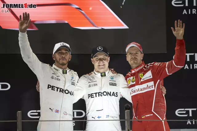 Foto zur News: Die Highlights zum Durchklicken: Dritter Sieg für Valtteri Bottas, keine Chance für Lewis Hamilton. Der verzweifelt beim Versuch, seinen Mercedes-Teamkollegen zu überholen: "Sie sollten die Strecke ändern!" Sebastian Vettel wird Dritter und fixiert damit die Vize-WM. Nach Abu Dhabi geht's bis 25. März (Melbourne 2018) in die Winterpause.