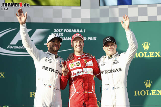 Das erste Siegerfoto der Saison 2017: Sebastian Vettel gewinnt erstmals seit Singapur 2015 wieder einen Grand Prix - und das mit einem Ferrari, der dem höher eingeschätzten Mercedes-Silberpfeil mindestens ebenbürtig ist. Die neue Formel 1 hat das, was der alten jahrelang gefehlt hat: Spannung an der Spitze. Das erste Siegerfoto der Saison 2017: Sebastian Vettel gewinnt erstmals seit Singapur 2015 wieder einen Grand Prix - und das mit einem Ferrari, der dem höher eingeschätzten Mercedes-Silberpfeil mindestens ebenbürtig ist. Die neue Formel 1 hat das, was der alten jahrelang gefehlt hat: Spannung an der Spitze.