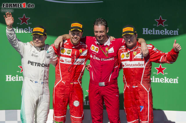 Foto zur News: Die 17 besten Fotos des Grand Prix von Brasilien jetzt durchklicken: Sebastian Vettel feiert seinen 47. Sieg in der Formel 1, letztendlich souverän vor Valtteri Bottas und Teamkollege Kimi Räikkönen. Damit ist dem Ferrari-Star zumindest der Vizetitel kaum noch zu nehmen. Vor Abu Dhabi hat er 22 Punkte Vorsprung auf Bottas.
