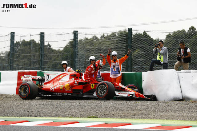 Foto zur News: Ferrari erlebt nach Singapur und Malaysia das dritte Katastrophen-Wochenende auf der Asien-Tournee. Das Drama nimmt seinen Anfang mit dem Crash von Kimi Räikkönen im Freien Training. Dieser erfordert einen Getriebewechsel und eine Strafversetzung um fünf Positionen. Diese stand bei Valtteri Bottas schon vorher fest.