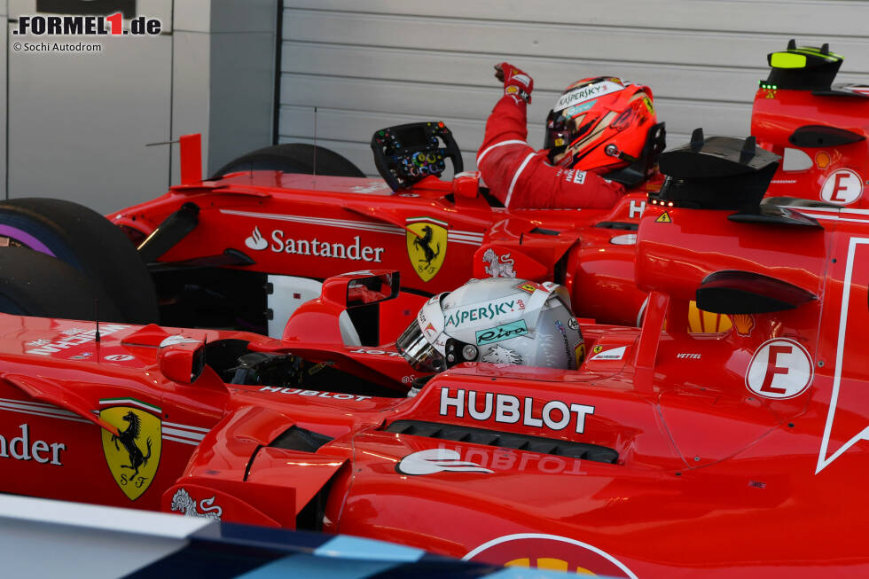 Foto zur News: Schließlich ist Sotschi für Ferrari ein gutes Pflaster. Nach bis dahin dominanten Trainingsleistungen sichert sich die Scuderia ihre erste Doppel-Pole seit Magny-Cours 2008 (Kimi Räikkönen und Felipe Massa). Dass es Vettel macht und nicht Räikkönen, entscheidet sich durch einen Fehler des &quot;Iceman&quot; in der letzten Kurve.