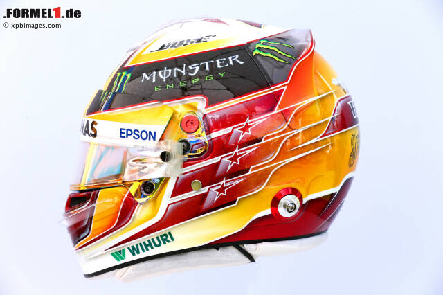 Foto zur News: Lewis Hamilton (#44, Mercedes): Der Brite mit den drei Sternen auf dem Helm - die Zahl seiner bisher errungenen WM-Titel.