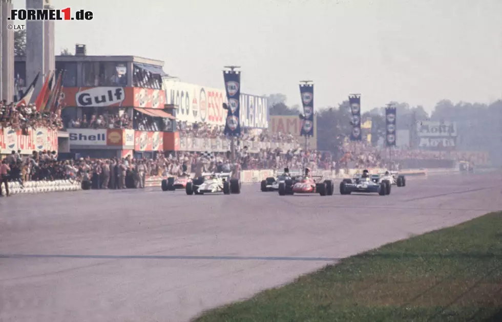 Platz 1: Mit 0,010 Sekunden Vorsprung gewinnt Peter Gethin (BRM) den Italien-Grand-Prix 1971 in Monza vor Ronnie Peterson (March). Francois Cevert (Tyrrell) wird mit 0,090 Sekunden Rückstand Dritter, während Mike Hailwood (Surtees, +0,180) und Howden Ganley (BRM, +0,610) auch nur Wimpernschläge von einem Sieg entfernt sind. Foto zur News: Platz 1: Mit 0,010 Sekunden Vorsprung gewinnt Peter Gethin (BRM) den Italien-Grand-Prix 1971 in Monza vor Ronnie Peterson (March). Francois Cevert (Tyrrell) wird mit 0,090 Sekunden Rückstand Dritter, während Mike Hailwood (Surtees, +0,180) und Howden Ganley (BRM, +0,610) auch nur Wimpernschläge von einem Sieg entfernt sind.