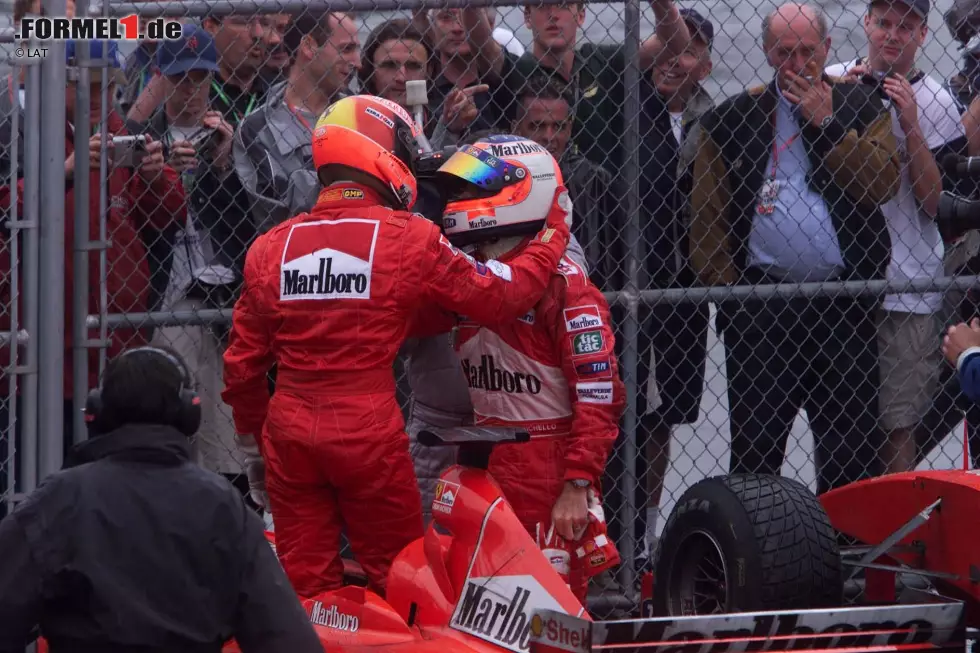 Platz 8: Nach einer Menge Drama inklusive Regenschauern, eines Doppelboxenstopps und vermeintlichen Kupplungsproblemen machen die Ferrari-Piloten den Sieg beim Kanada-Grand-Prix 2000 unter sich aus. Michael Schumacher gewinnt in Montreal 0,174 Sekunden vor Rubens Barrichello. Foto zur News: Platz 8: Nach einer Menge Drama inklusive Regenschauern, eines Doppelboxenstopps und vermeintlichen Kupplungsproblemen machen die Ferrari-Piloten den Sieg beim Kanada-Grand-Prix 2000 unter sich aus. Michael Schumacher gewinnt in Montreal 0,174 Sekunden vor Rubens Barrichello.