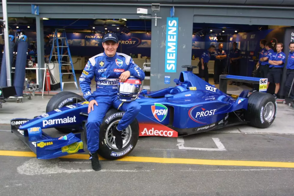 Foto zur News: Tomas Enge (Tschechische Republik): Der Mann aus Liberec machte in der Formel 3000 für sich Werbung. Er war lange Jordan-Tester, ehe er den verletzten Luciano Burti 2001 für drei Rennen bei Prost ersetzte. Zurück in der Nachwuchsklasse war er auf dem Weg zum Titel, eher er bei einer Dopingkontrolle positiv auf Cannabis getestet wurde.