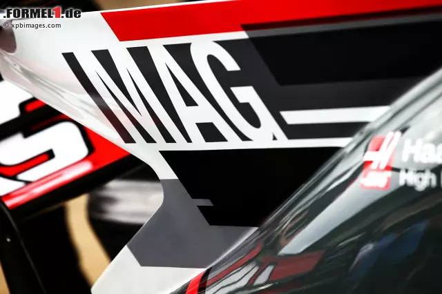 Bei Haas hat man das Kürzel elegant mit in das Design einfließen lassen. Hier kann der Fan deutlich erkennen, um wen es sich im Auto handelt. Ähnliche Varianten haben auch Sauber und Renault mit nach Barcelona gebracht. Foto zur News: Bei Haas hat man das Kürzel elegant mit in das Design einfließen lassen. Hier kann der Fan deutlich erkennen, um wen es sich im Auto handelt. Ähnliche Varianten haben auch Sauber und Renault mit nach Barcelona gebracht.
