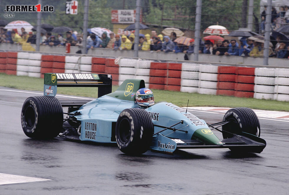 Foto zur News: 1988: Zurück in der Formel 1 stellt Newey für March den 881 auf die Räder. Auch wenn das Auto mit Ivan Capelli und Mauricio Gugelmin im Kampf mit der wesentlich finanzkräftigeren Konkurrenz keinen Sieg holt, überrascht der Bolide als aerodynamisches Meisterwerk und Topspeed-Wunder.