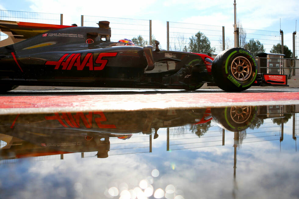 Foto zur News: Platz 8: Der Haas-Ferrari VF-17 ist für viele Fans offenbar keine wirkliche Schönheit. Nur 2,42 Prozent der Umfrageteilnehmer halten das Auto für das schönste im Feld.