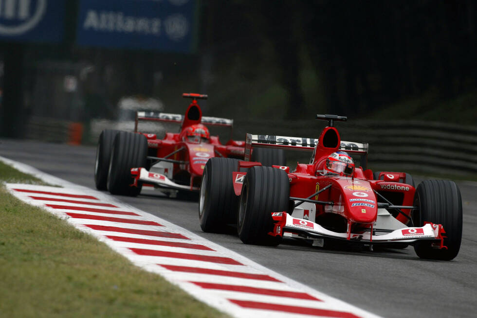 Foto zur News: Mit den im Zuge der Regelnovelle schneller werdenden Autos könnten die schnellste Pole-Position und die schnellste Rennrunde der Geschichte neu vermerkt werden. Bisher an der Spitze: Die 260,395 km/h und 257,321 km/h Durchschnittstempo von Rubens Barrichello im Ferrari, gefahren 2004 in Monza.