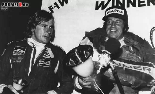 Der US-Amerikaner gewinnt den Saisonauftakt 1971, geht in den folgenden Jahren aber nur sporadisch in der Königsklasse an den Start. Sein Fokus liegt zunächst auf seiner Heimat. Erst ab 1975 konzentriert er sich auf die europäisch geprägte Formel 1, feiert beim Saisonfinale 1976 endlich seinen zweiten Sieg und gewinnt 1978 sogar die WM. Foto zur News: Der US-Amerikaner gewinnt den Saisonauftakt 1971, geht in den folgenden Jahren aber nur sporadisch in der Königsklasse an den Start. Sein Fokus liegt zunächst auf seiner Heimat. Erst ab 1975 konzentriert er sich auf die europäisch geprägte Formel 1, feiert beim Saisonfinale 1976 endlich seinen zweiten Sieg und gewinnt 1978 sogar die WM.