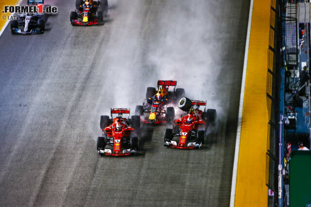 Foto zur News: Was Vettel ganz übersieht: Weil Räikkönen auf der linken Seite attackiert, wird Verstappen im Ferrari-Sandwich eingeklemmt. Verstappen und Räikkönen verkeilen sich, schießen Vettel gemeinsam ab. Verstappen ärgert sich: "Sie haben mir keinen Platz gelassen." Und findet, dass Vettel als WM-Anwärter vorsichtiger fahren sollte.