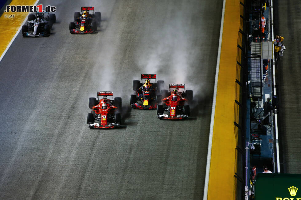 Foto zur News: Vettel sieht Verstappen, nicht aber Räikkönen und zieht rüber, doch der Red-Bull-Pilot kollidiert bereits mit dem Finnen...